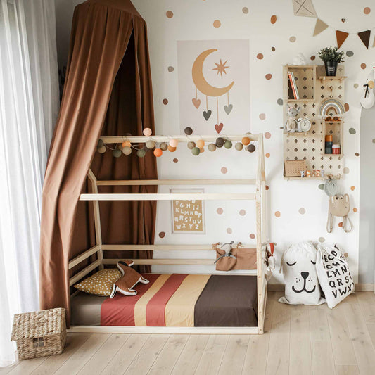 Floor house bed with rails on 3 sides in a childroom interior