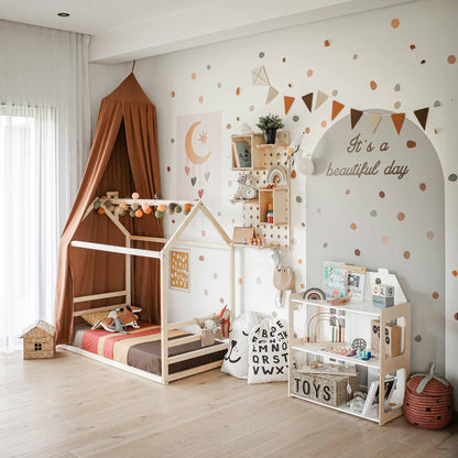 Floor house bed with canopy in a beautoful childroom