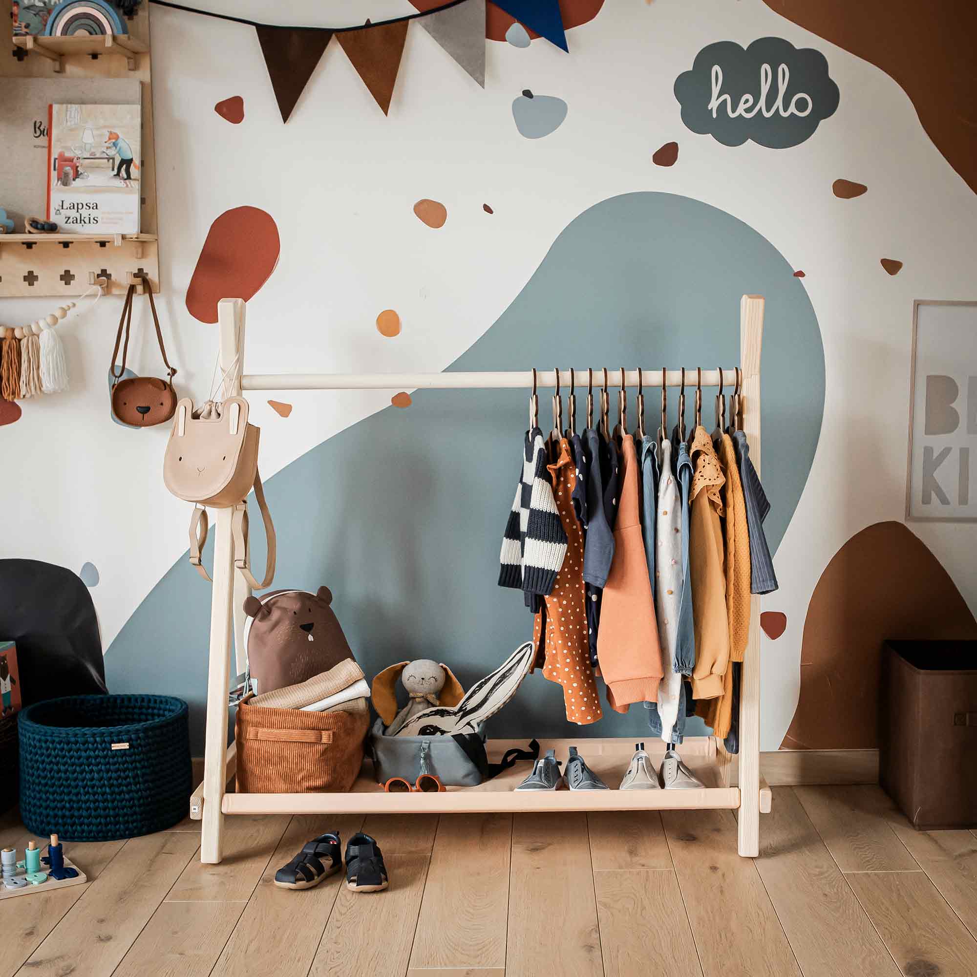 Kids clothing rack with storage Sweet HOME from wood