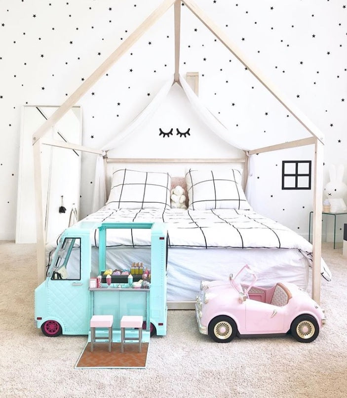 house shaped bed, toddler bed, Montessori floor bed, toddler floor bed, toddler house bed, kid bed, bed for toddler, bby bed, floor bed frame, teepee bed, Montessori bed, Montessori bed, house bed frame, house shaped bed, toddler bed, wooden bed